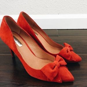 Halogen Bow Pumps